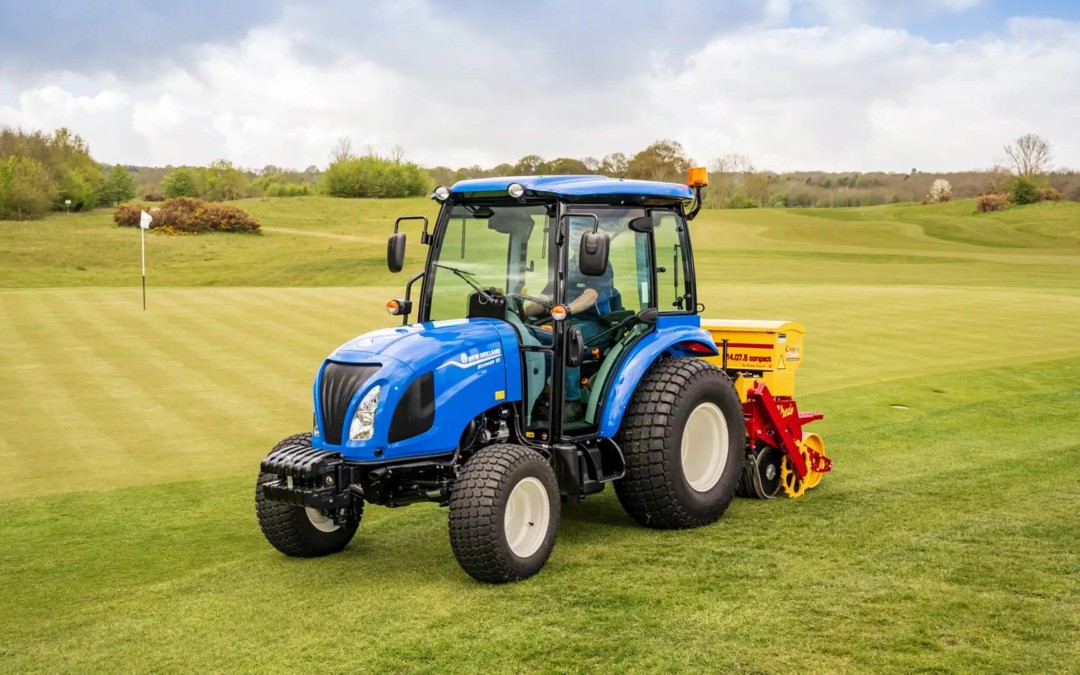 Compact New Holland tractor with Shibaura diesel engine – upgraded with DPF Off tuning for better performance and no regeneration issues.